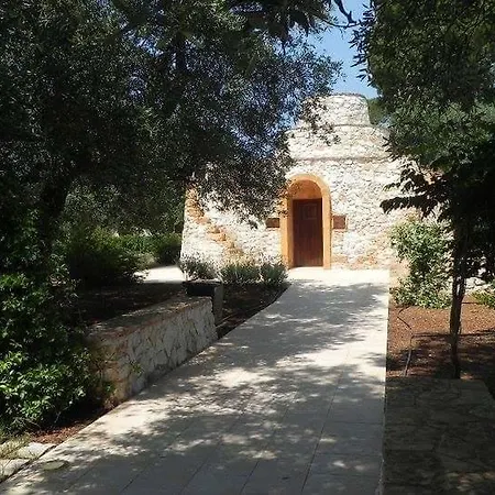 La Vecchia Lamia לינה וארוחת בוקר